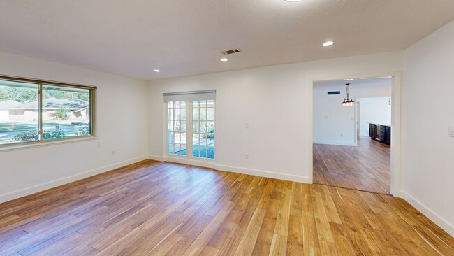 1614 Wavecrest Ln, Houston, TX 77062 - photo 2