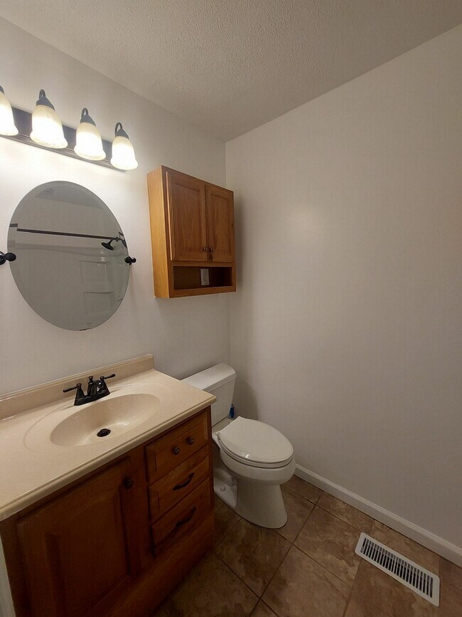 8113 W Colony Dr, Yorktown, IN 47396 - photo 5