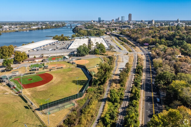 Riverdale has a nice quiet neighborhood that sit right along the Arkansas River.