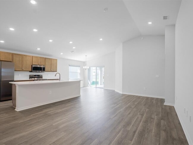 1315 Mottled Duck Ln, Lakeland, FL 33811 - photo 2