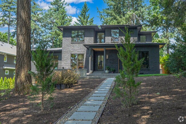 Large modern home in Uplands, Lake Oswego.