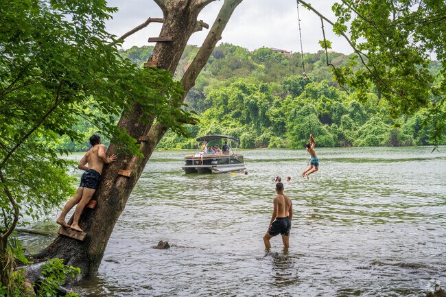 Lake Austin: a haven for water sports enthusiasts.