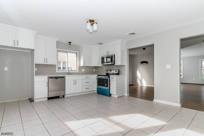 216 Holly St unit A, Cranford, NJ 07016 - photo 7