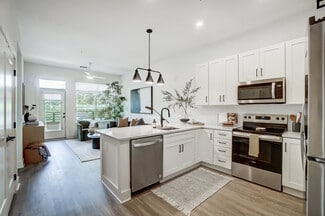 3010 Edgeview Ln, Charlotte, NC 28209