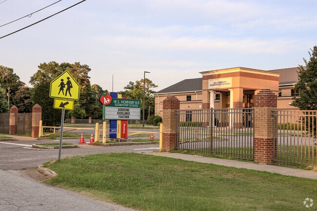 W.S. Hornsby K-8 School street view.