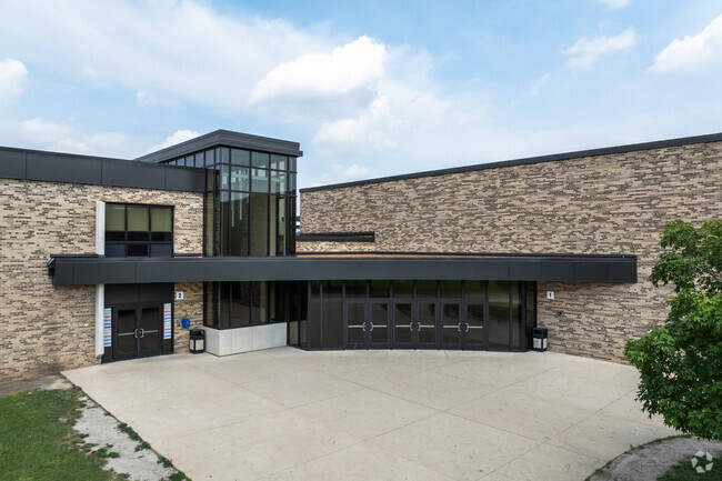 Bullen Middle School is a public school serving students in grades 6-8th.