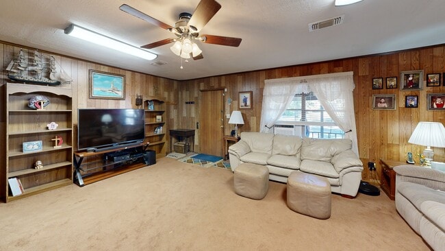 11281 Clint Parker Rd, Conroe, TX 77303 - photo 2