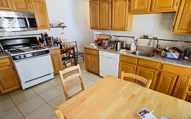 42 Brainerd Rd unit 2-1, Allston, MA 02134 - photo 4