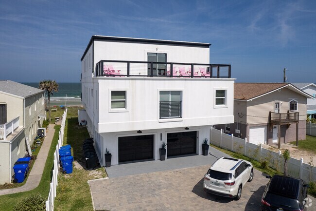 An Art-Deco Single Family Home in Vilano Beach neighborhood in St. Augustine, FL.