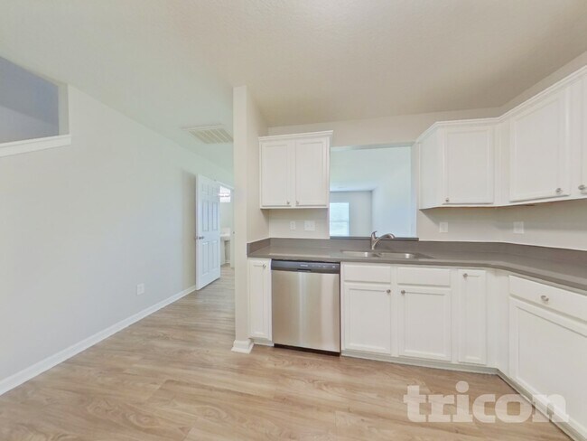 1613 Brookgreen Ave, Statesville, NC 28677 - photo 4