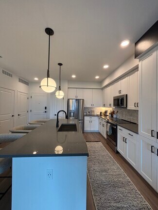 2001 Embassy Dr Unit B10, West Palm Beach, FL 33401