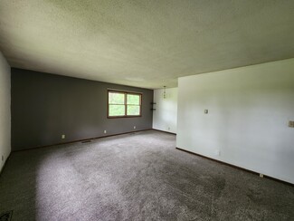 6141 S State Rd 63 Unit B, Terre Haute, IN 47802