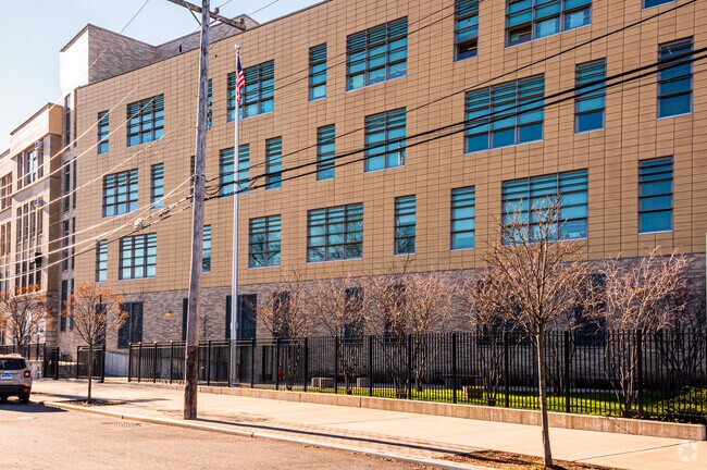 『William  NEWYORK』 P.S. 72 - Dr. William Dorney in Bronx, NY - Homes.com