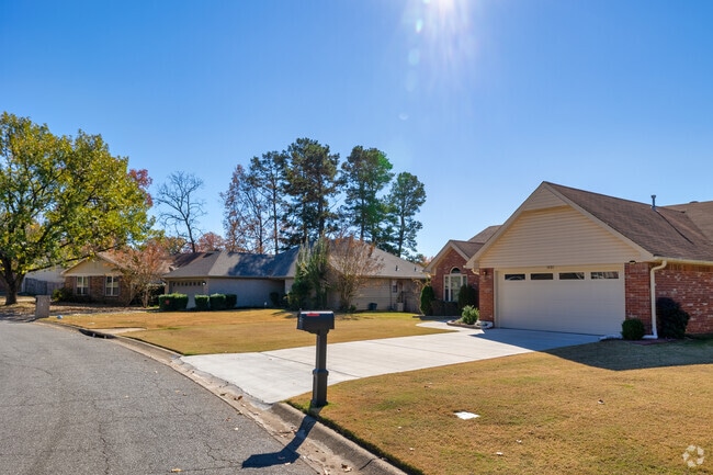 Chenal has many modern traditional homes to choose from if you are in the market.