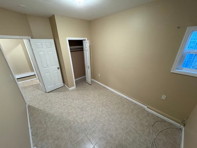 8 Mount Logan Ct unit 1, Farmingville, NY 11738 - photo 4