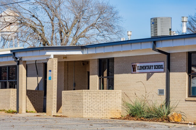 Kids are challenged to excel at Wayne Elementary School.