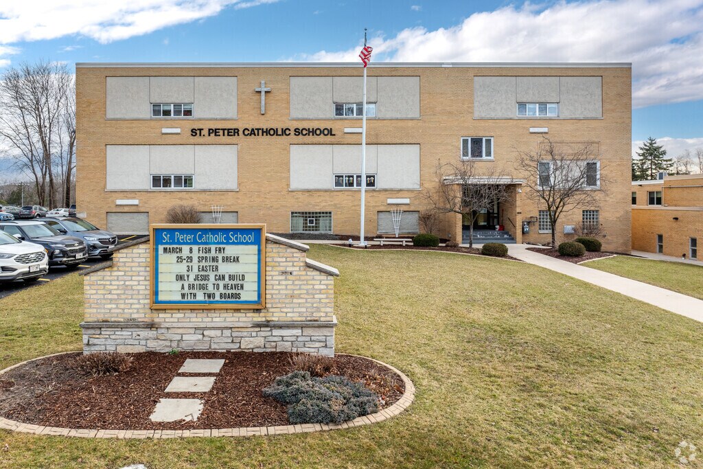 Parents in Slinger, WI can send their children to St. Peter Elementary School.