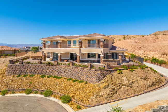 Sunrise Manor is home to custom estates located far from the hustle and bustle.