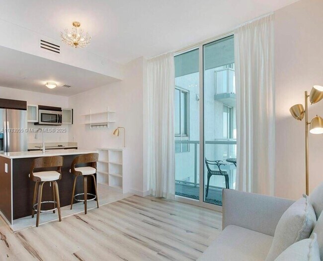 Quantum On the Bay unit 3, Miami, FL 33132 - photo 5