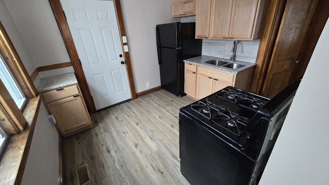 3739 Fremont Ave N unit 1, Minneapolis, MN 55412 - photo 6