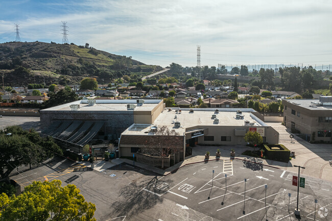 Foothill Christian School has students in grades K-8.