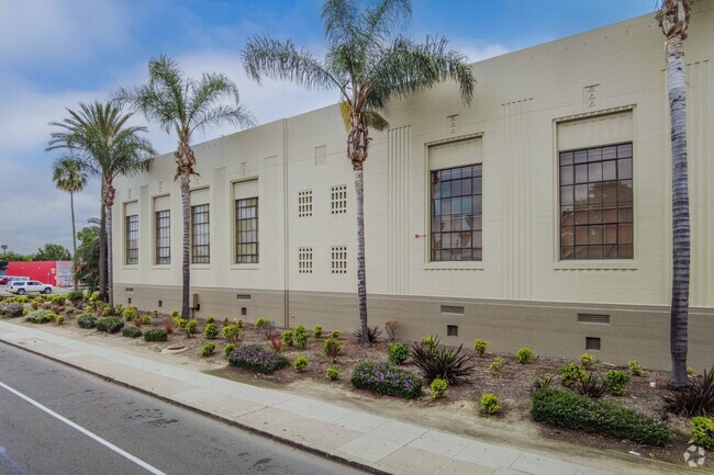 A view of Anaheim High School  from the street.