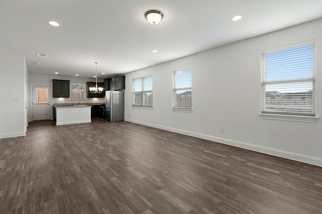 122 Dogvane Cir unit 36477769, Kyle, TX 78740 - photo 5