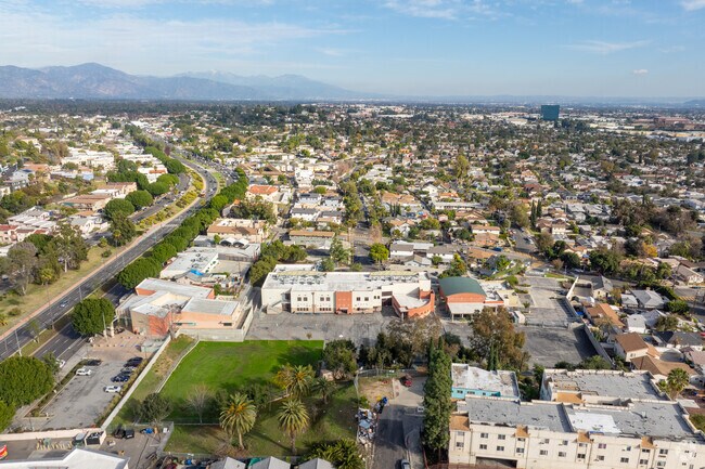 Cesar Chavez Elementary School offers virutal learning resources.