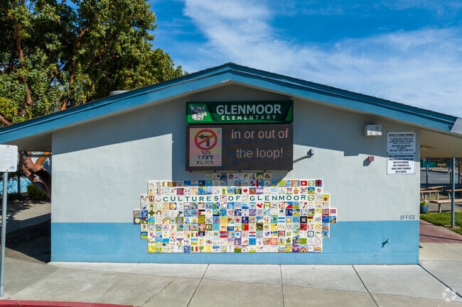 Glenmoor Elementary School is a highly regarded educational institution in Glenmoor, CA.