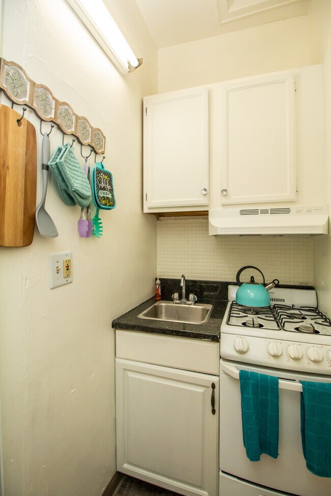 1253 Beacon St unit C4, Brookline, MA 02446 - photo 5