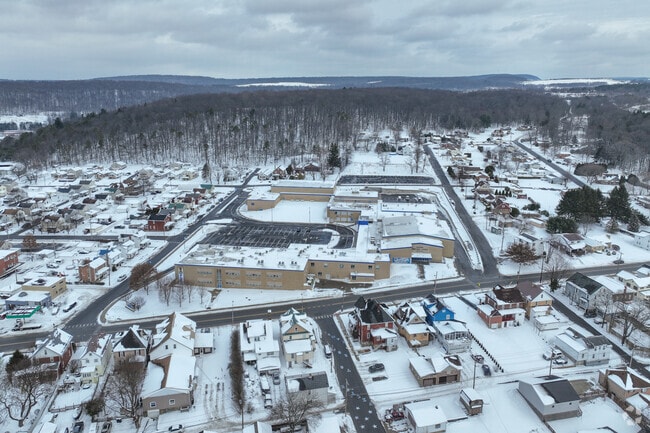 Windber Area High School has a student-teacher ratio 12:1.
