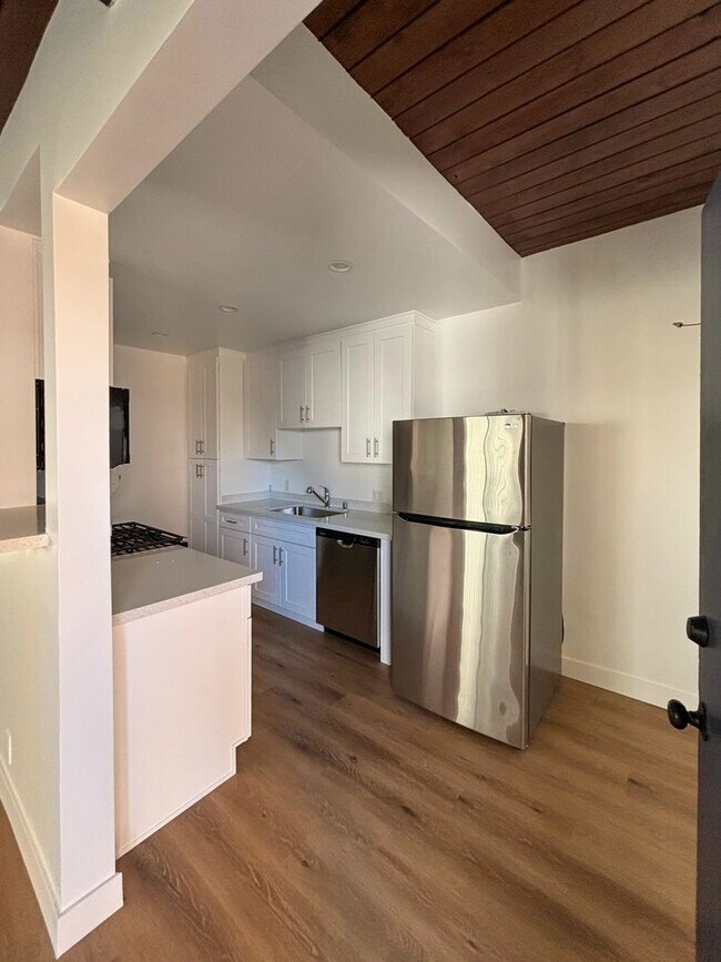 116 N Helberta Ave, Redondo Beach, CA 90277 - photo 6