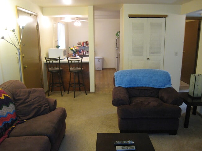 353 E 13th Ave, Columbus, OH 43201 - photo 2