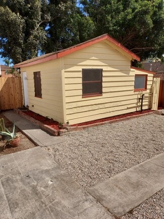 1586 Orange Ave, Costa Mesa, CA 92627