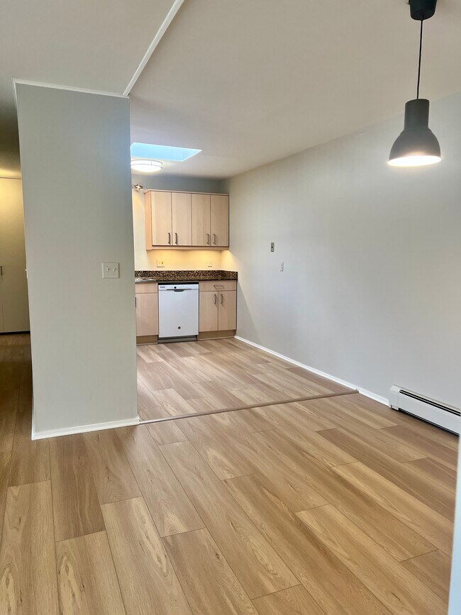 Camelot Apartments, Royal Oak, MI 48073 - photo 6