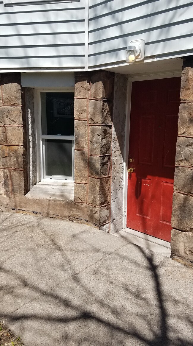 2328 1/2 W 6th St unit .5, Duluth, MN 55806 - photo 6