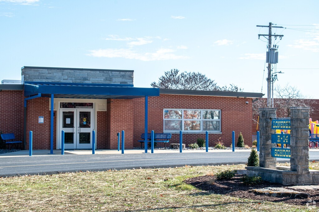 Lonedell Elementary School serves students in the Outlying Franklin County community.