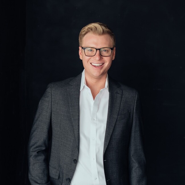 Agent Photo