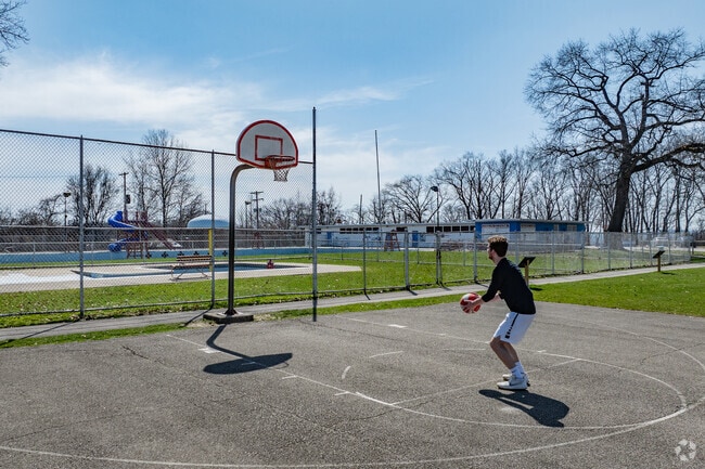 Bellevue Memorial Park is a great place to come practice your free throws.