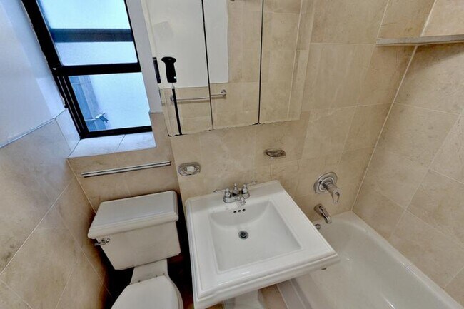 432 E 13th St unit 11, New York, NY 10009 - photo 5