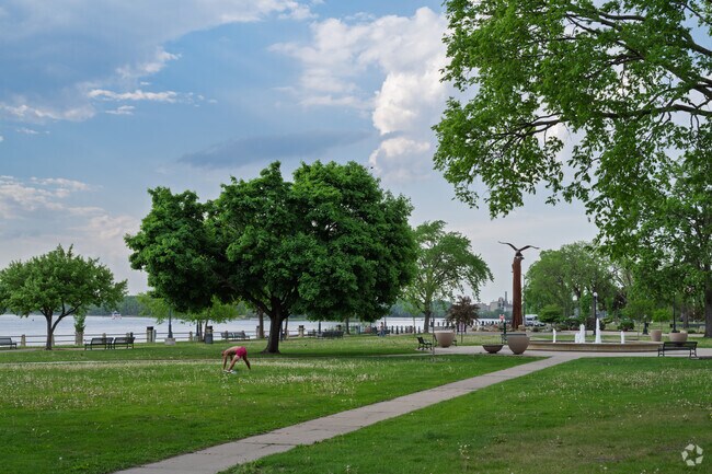 Riverside Park is a stretch of green along the Mississippi River.