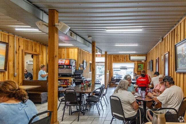 The Cumberland Grille has been serving the communities around Chapmansboro for over 14 years.