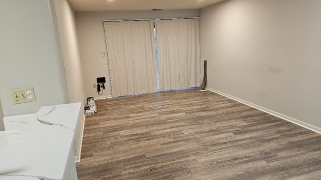 8501 Barrington Ct unit B, Springfield, VA 22152 - photo 3