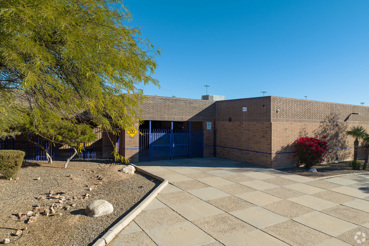 Sierra 2-8 School, Tucson AZ Rankings & Reviews - Homes.com