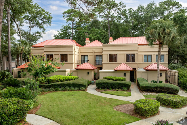 You can also find townhomes in Windmill Harbour.