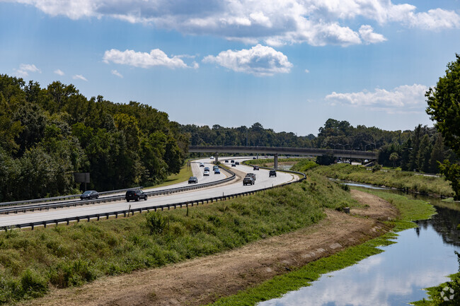 Truman Parkway offers Bona Bella-Majestic Oaks residents easy access to the rest of Savannah.