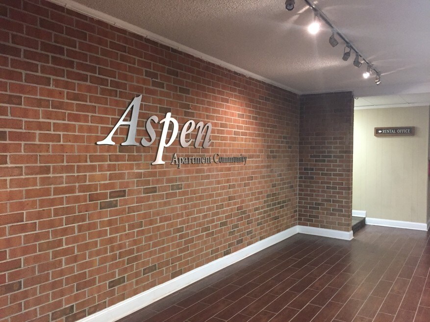 Aspen 3 Maryland Cir, Whitehall, PA
