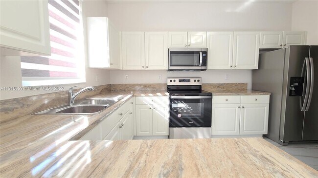 12822 SW 135th St, Miami, FL 33186 - photo 2