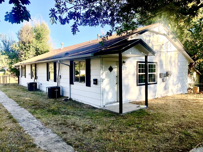 1016 N Roosevelt Ave, Sand Springs, OK 74063 - photo 3