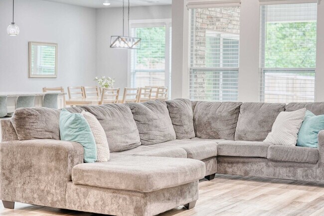 5 Mawnan Ln unit ID1297040P, Bella Vista, AR 72714 - photo 3